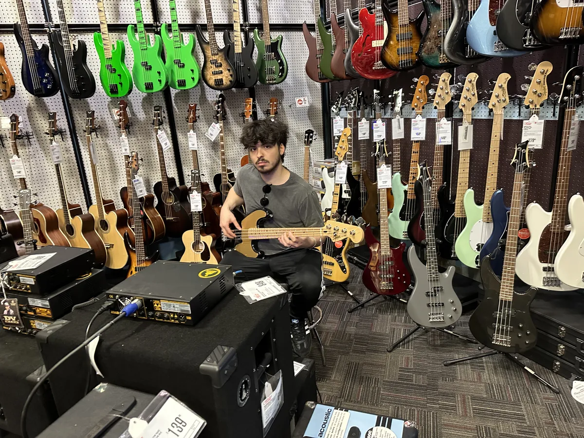 Music lessons bass guitar